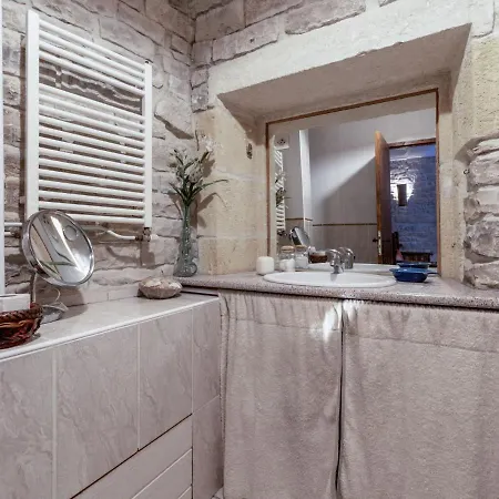 Belles Pierres By Interhome Apartment Calvisson